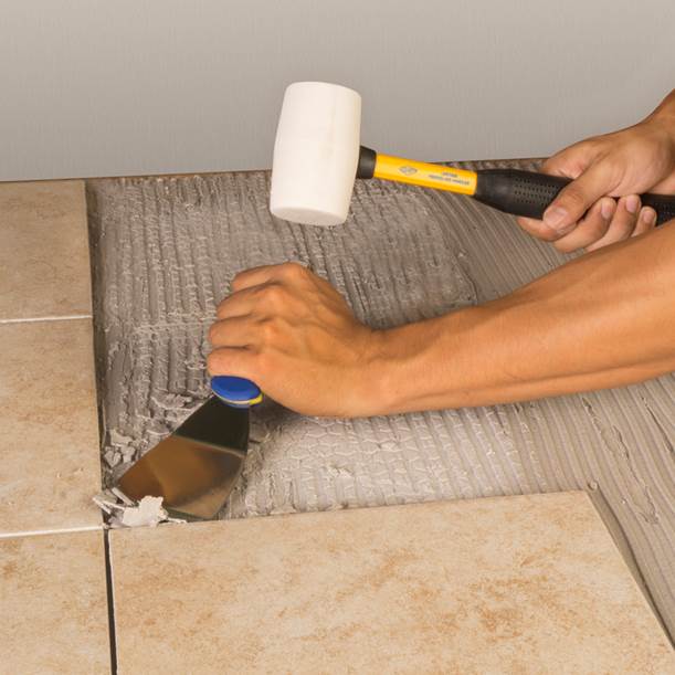 Tile Scraper Guide: How To Take Off Tiles - featured image